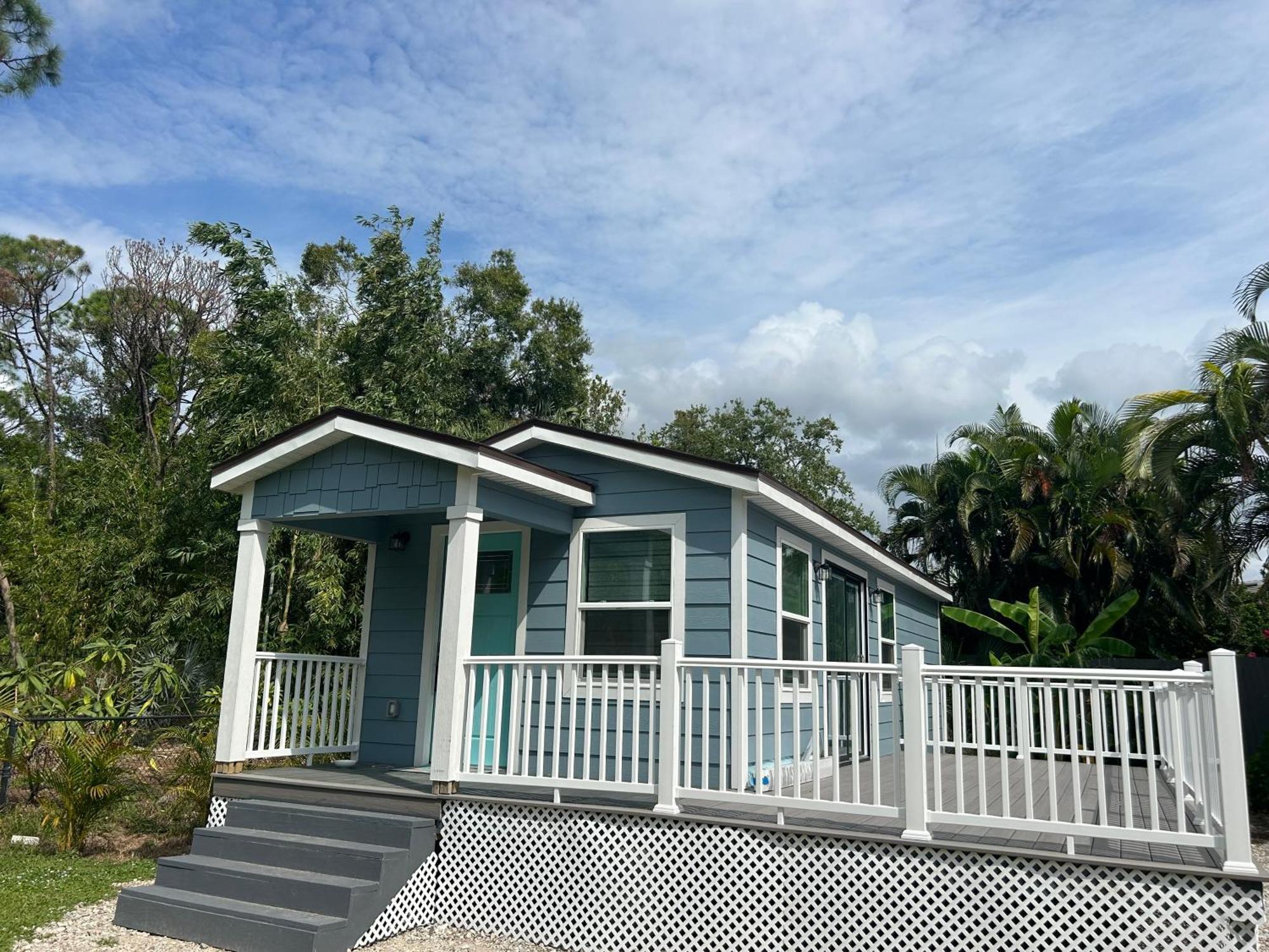 Perfect Getaway-Lovely Cottage House- Near Beaches Nokomis Extérieur photo